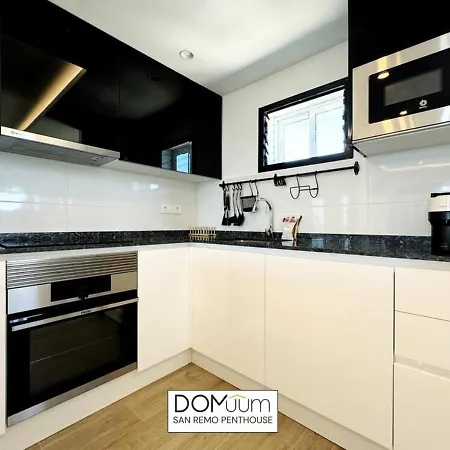 Domuum Holidays - San Remo Penthouse *