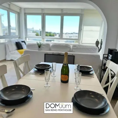 Domuum Holidays - San Remo Penthouse