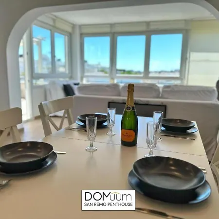 Domuum Holidays - San Remo Penthouse Apartment *