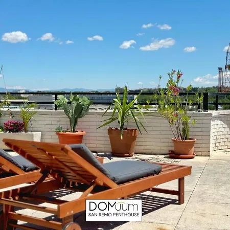 Domuum Holidays - San Remo Penthouse Lejlighed Salou