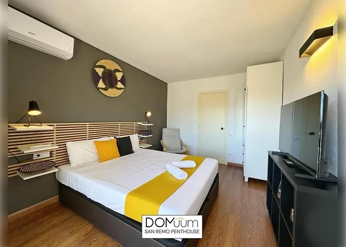 Domuum Holidays - San Remo Penthouse *