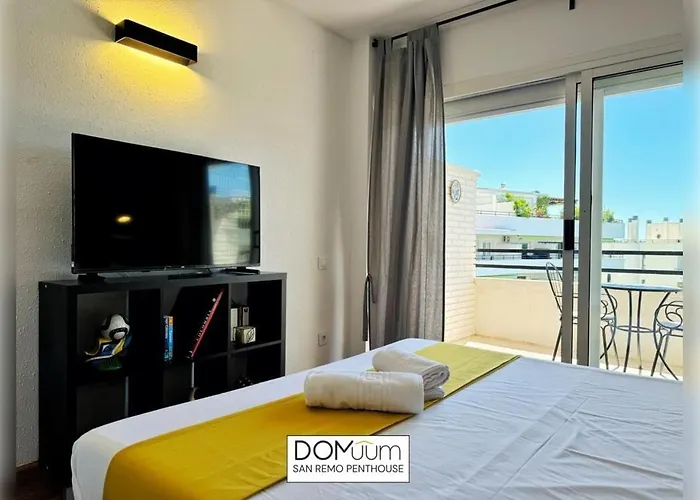 Domuum Holidays - San Remo Penthouse Apartmán *