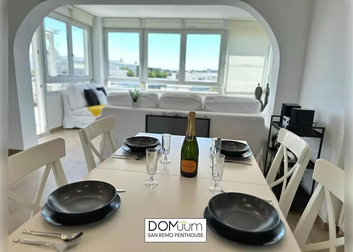 Domuum Holidays - San Remo Penthouse