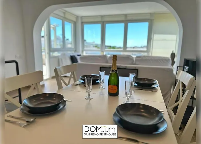Domuum Holidays - San Remo Penthouse Apartmán *