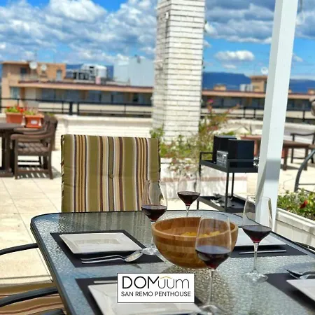 Domuum Holidays - San Remo Penthouse Appartement Salou