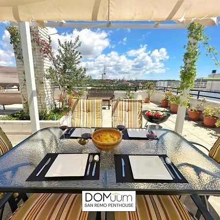 Domuum Holidays - San Remo Penthouse Appartement *