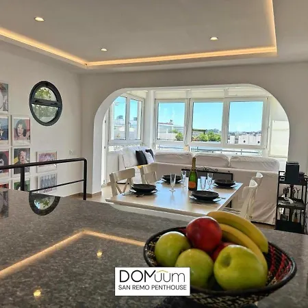 Domuum Holidays - San Remo Penthouse Apartament
